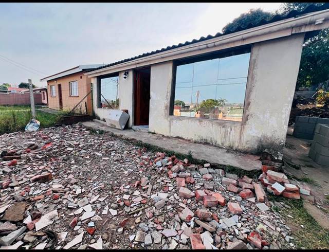 2 BEDROOM HOUSE FOR SALE IN KWAMASHU